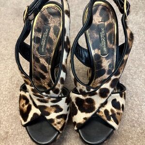 Dolce and Gabbana wedge leopard print platform sandals size 35